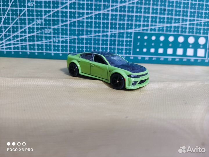 Hot wheels premium dodge charger