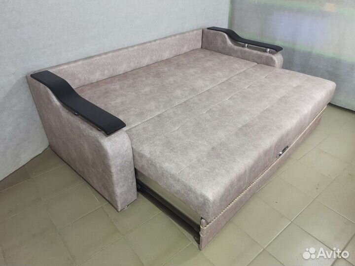 Диван на металлокаркасе