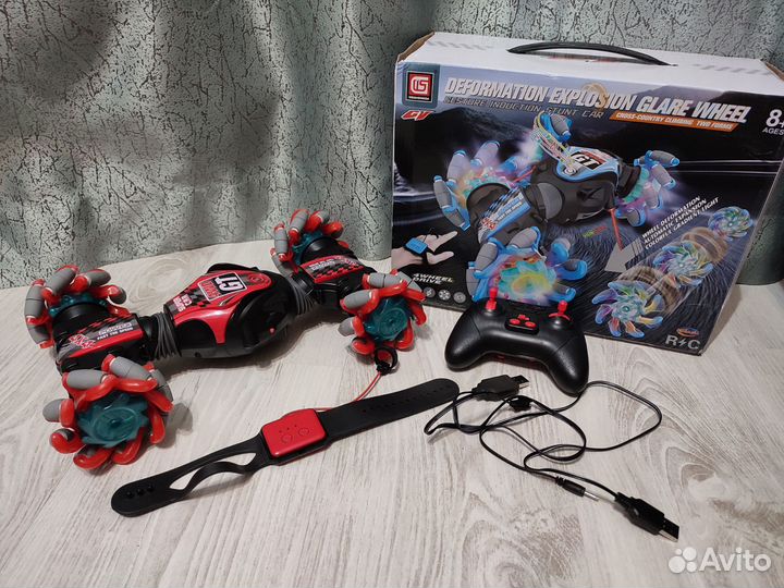 Трюковая машинка- перевертыш, взрывные колёса