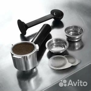 Кофеварка рожкового типа DeLonghi EC685.M