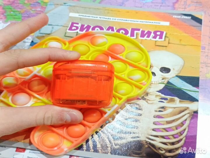 Продаю беспроводные наушники рабочие