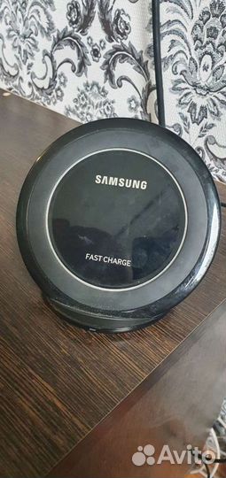 Безпроводная зарядка samsung