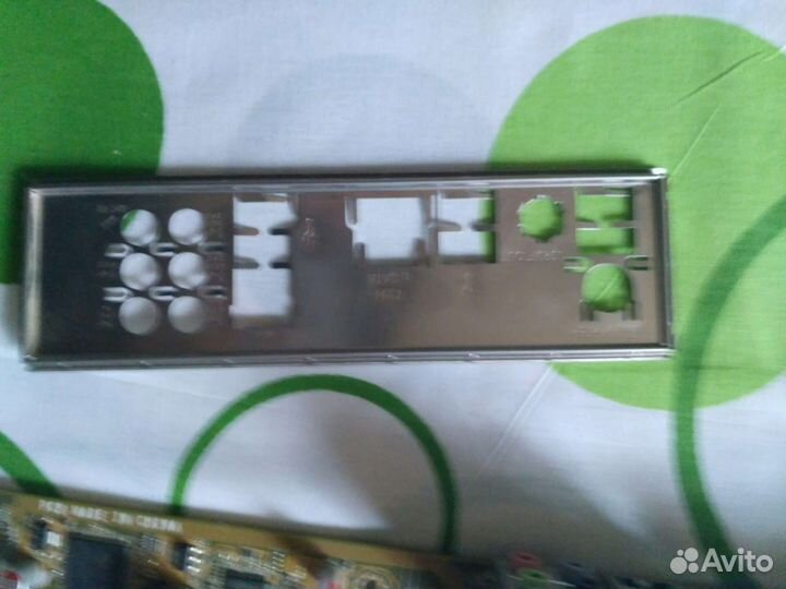 Материнская плата 775