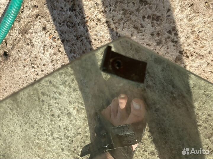 Пежо 308 стекло в Заднию левую дверь