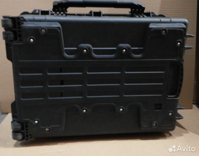 Защитный ударопрочный кейс на колёсах сорокин 790х