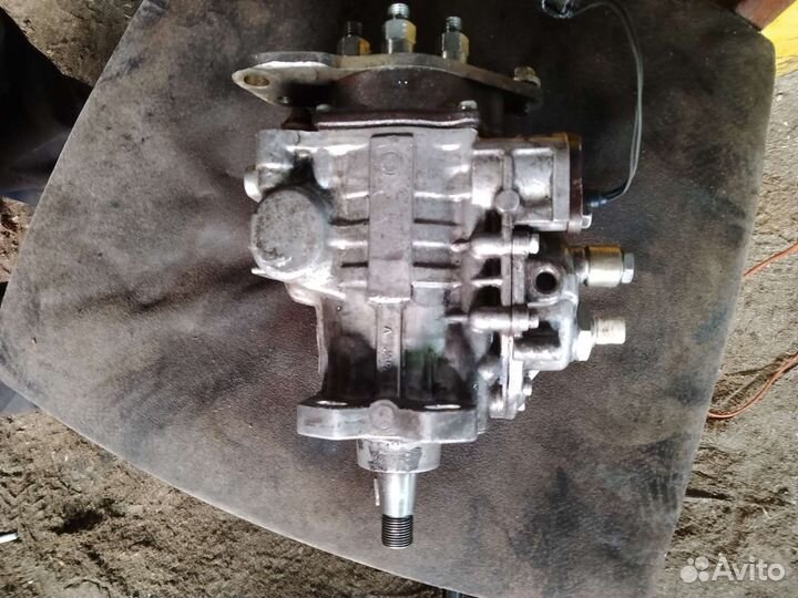 Топливный насос Тойота Ленд Крузер 100