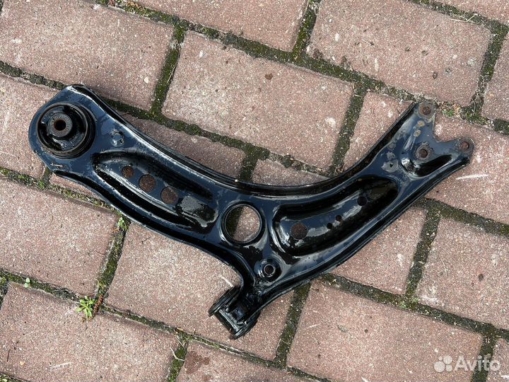 Рычаг передний правый октавия а7