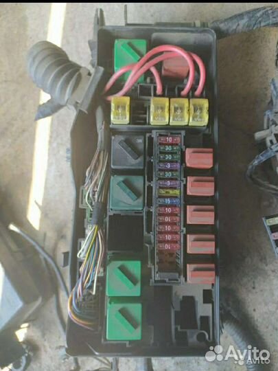 Блок предохранителей Форд Фиеста