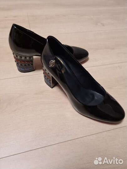 Туфли женские 37 размер новые