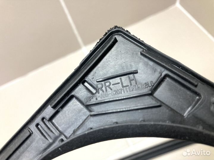 Уплотнитель стекла задней лев двери Chery Tiggo 4