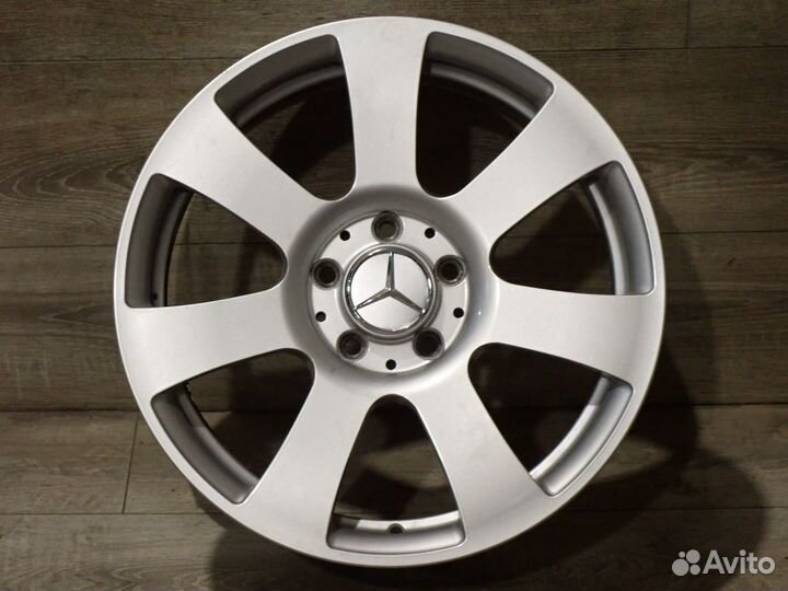 Комплект оригинальных R17 дисков Mercedes GLK