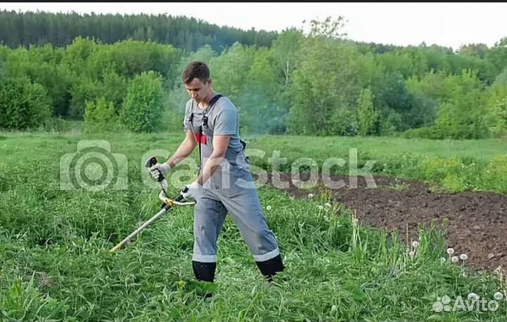 Покос травы триммером