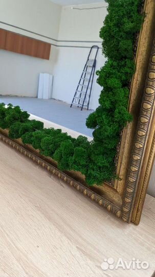 Зеркало с мхом