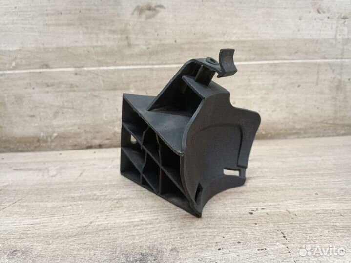 Кронштейн расширительного бачка Mercedes-Benz Vito