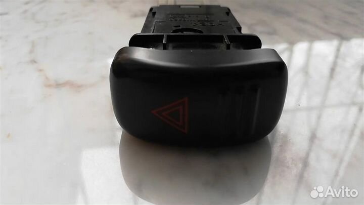 Кнопка аварийной сигнализации Opel Frontera B 19