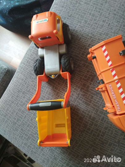 Машинки детские, роботы