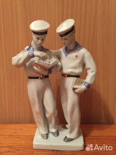 Статуэтка Нахимовцы