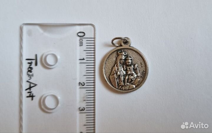 Медальон католический