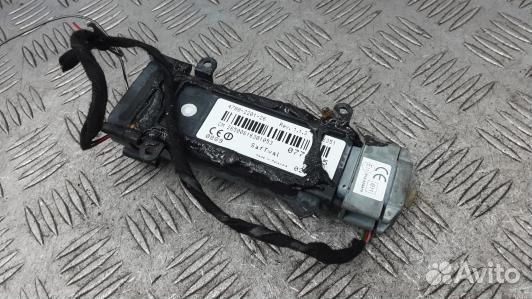 Блок управления телефоном audi A4 B7 (93O01XE01)