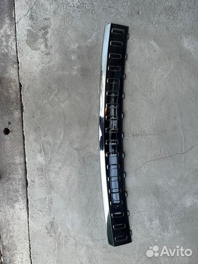 Хром накладка заднего бампера mercedes GL оригинал