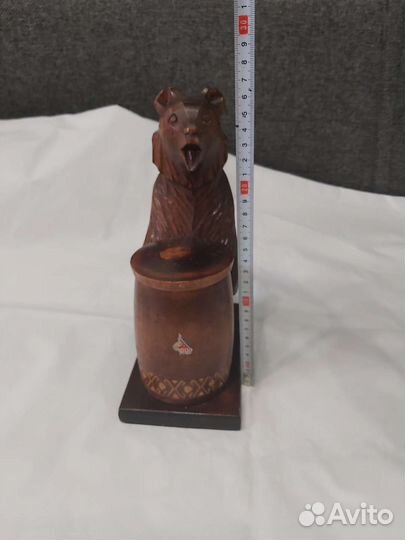 Медведь из дерева