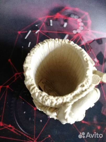 Статуэтка карандашница