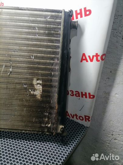 Радиатор охлаждения Renault Megane 1
