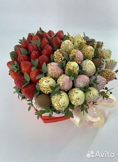 Клубника в шоколаде в коробке