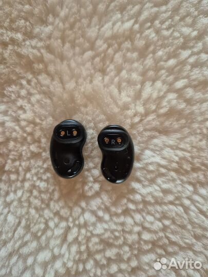 Беспроводные наушники Samsung galaxy buds live