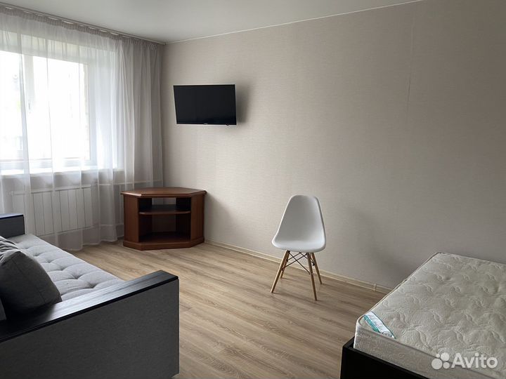 Тумба под телевизор угловая