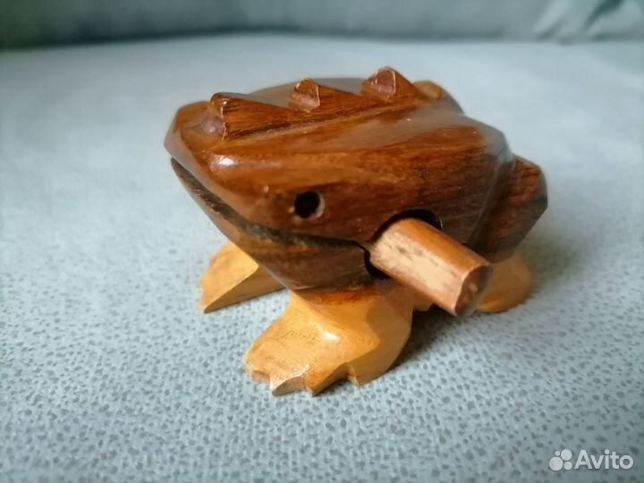 Гуиро лягушка перкуссия инструмент (Боливия)