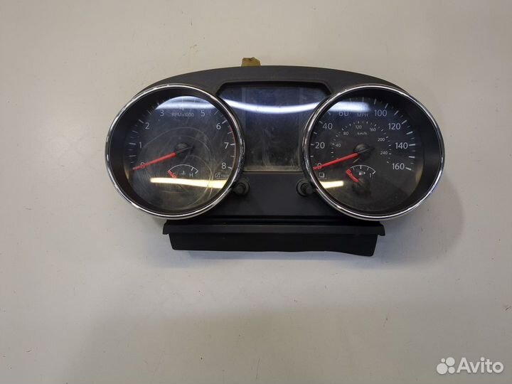 Щиток приборов Nissan Rogue, 2011