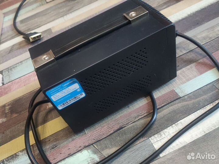 Стабилизатор напряжения