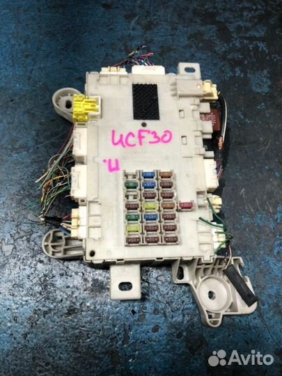 Блок предохранителей правый Lexus Ls430 UCF30