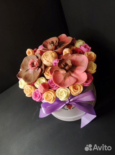 Шоколадные Цветы в Шляпной Коробке