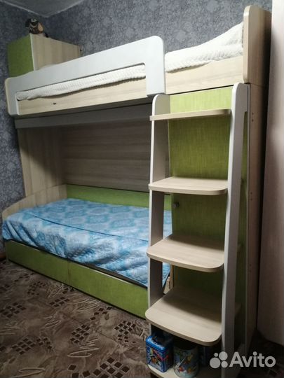 Двухъярусная кровать бу с матрасами