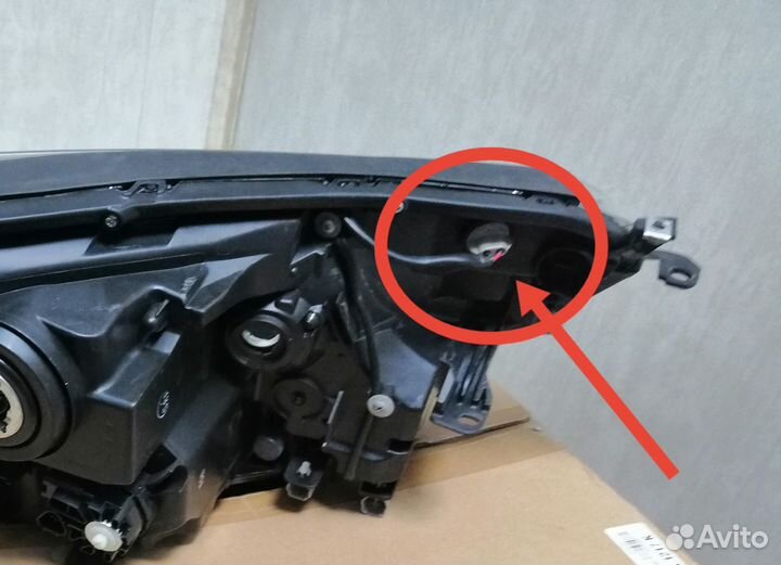 Фара левая Rav4 CA40 2016 галоген