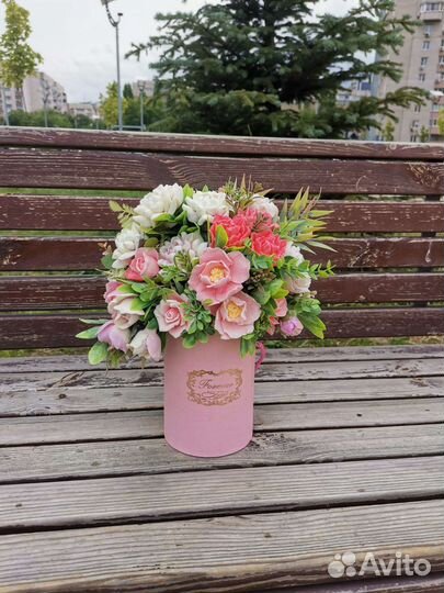 Букет из мыла в шляпной коробке