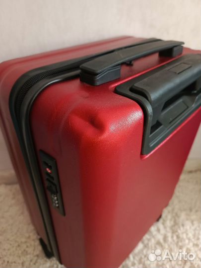 Чемодан на колесах детский для девочки