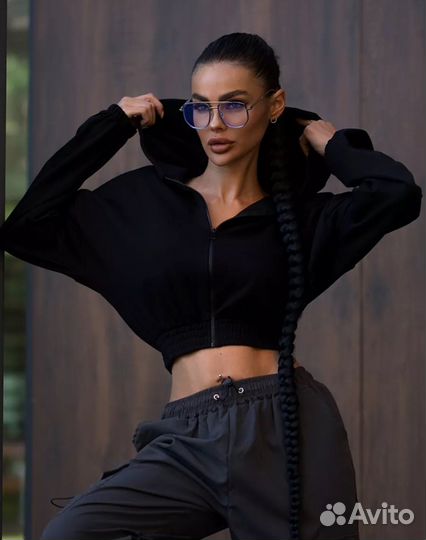 Короткая кофта