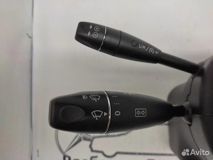 Переключатель подрулевой w204 C-class 651.911 2