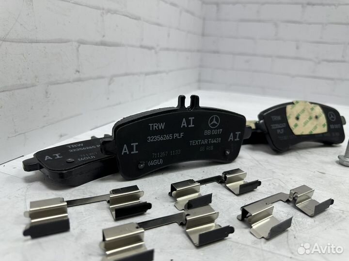 Тормозные колодки Mercedes A0084201120