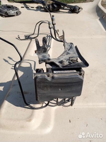 Блок ABS Nissan Note E11