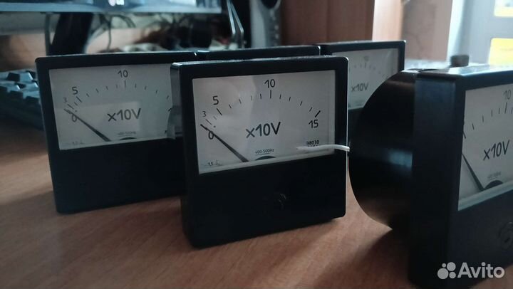 Вольтметр Э8030 150 В