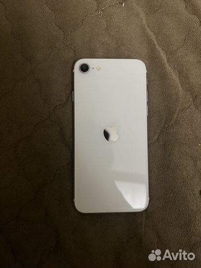 Телефон iPhone se 2020
