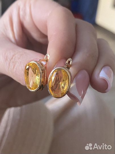 Серьги с цирконами под цитрин