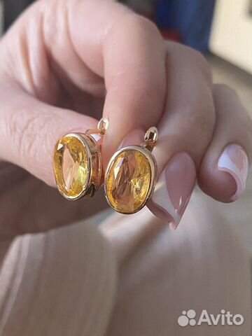 Серьги с цирконами под цитрин