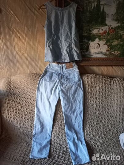 Джинсы и жилетка