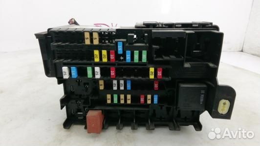Блок предохранителей renault laguna 3 (90K09M102)