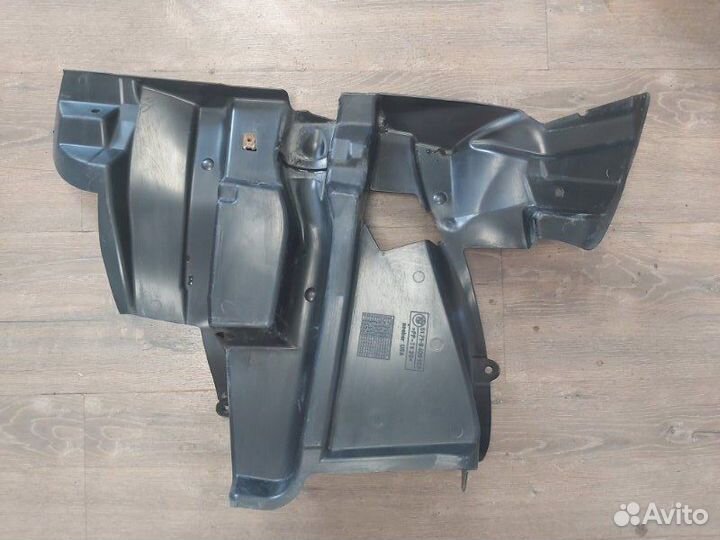 Кожух колесной ниши передний левый Bmw X5 E53 M62